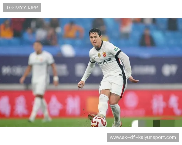 上海海港莱昂纳多中场策动反击:让速度成为胜利信号